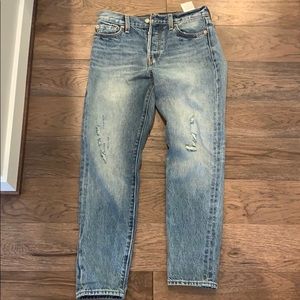 Barely used Levi high waisted jeans